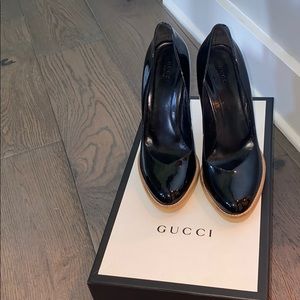 Women’s GUCCI black Patent leather heels 81/2